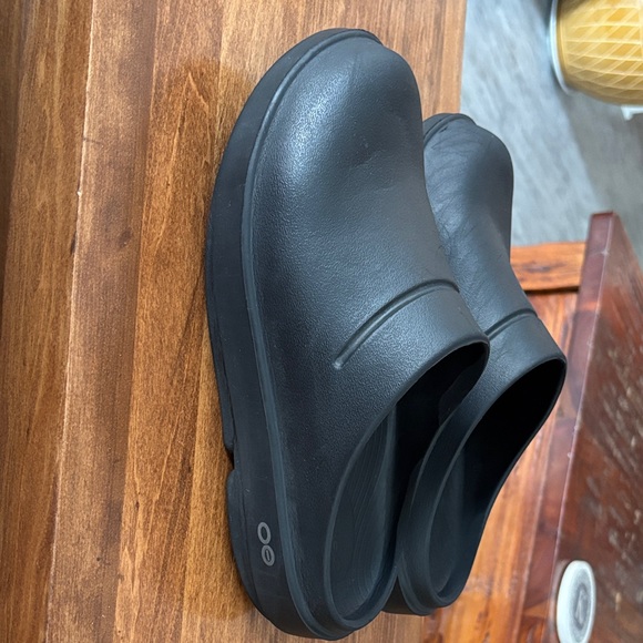 OOFOS Black Women's Slip-On Loafers - Picture 2 of 7